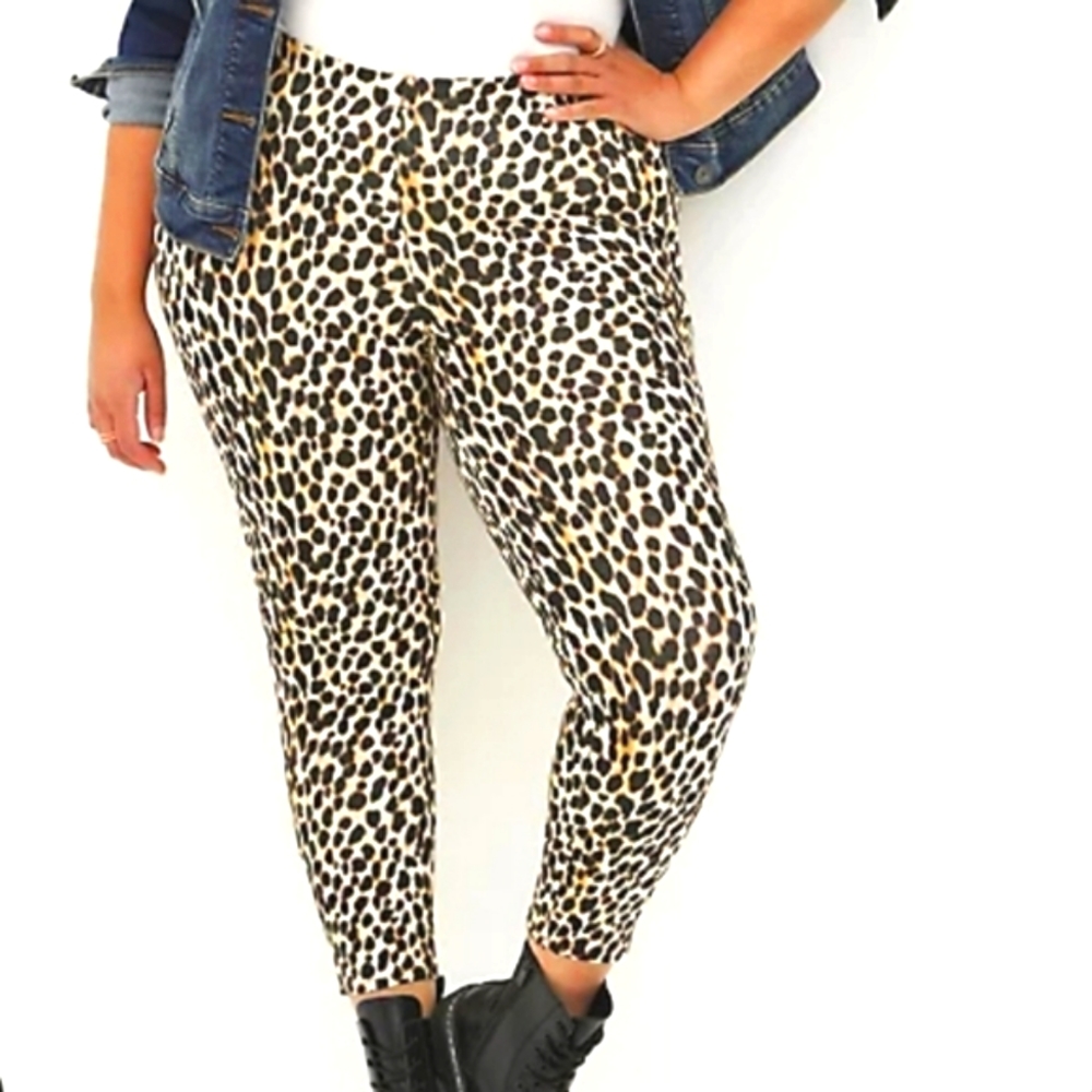 ❤️NWT TORRID LEGGING - CROP - COMFORT WAIST - CHEETAH PRINT - PLUS SIZE